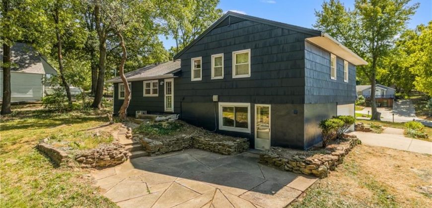 Homes for Sale in Kansas City, MO 64118 | 300 NW 83rd Street