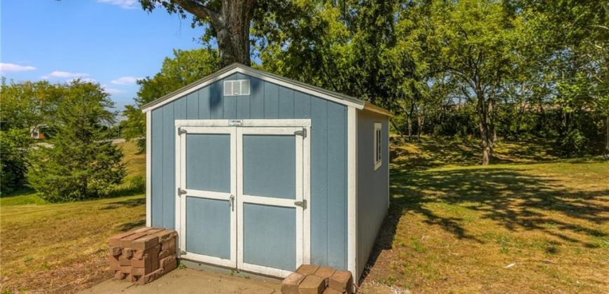 Homes for Sale in Kansas City, MO 64118 | 300 NW 83rd Street