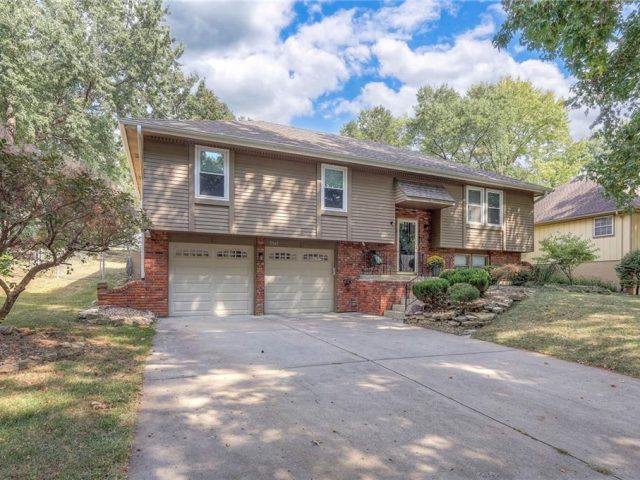 Homes for Sale in Kansas City, MO 64155 | 9943 N Harrison Drive