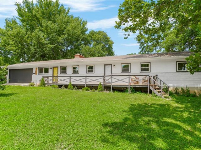 Homes for Sale in Kansas City, MO 64118 | 1300 NE 64Th Terrace