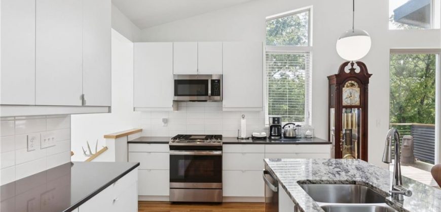 Homes for Sale in Riverside, MO 64150 | 4953 NW High Drive