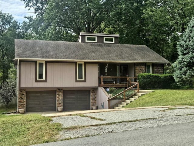 Homes for Sale in Gladstone, MO 64119 | 3301 NE 57 Terrace