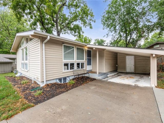Homes for Sale in Kansas City, MO 64152 | 7618 N Avalon Street