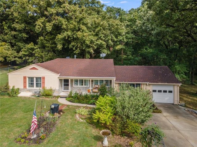 Homes for Sale in Gladstone, MO 64119 | 2802 NE 56th Terrace