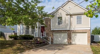 Homes for Sale in Kansas City, MO 64155 | 612 NE 93rd Court