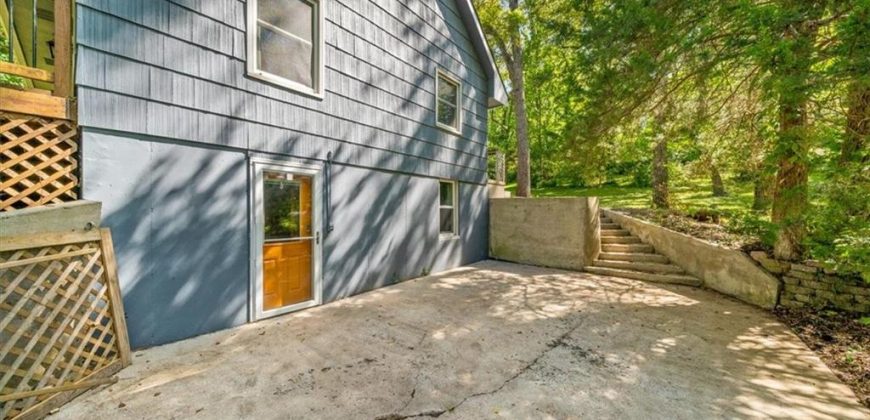 Homes for Sale in Parkville, MO 64152 | 5903  Walnut Creek Drive