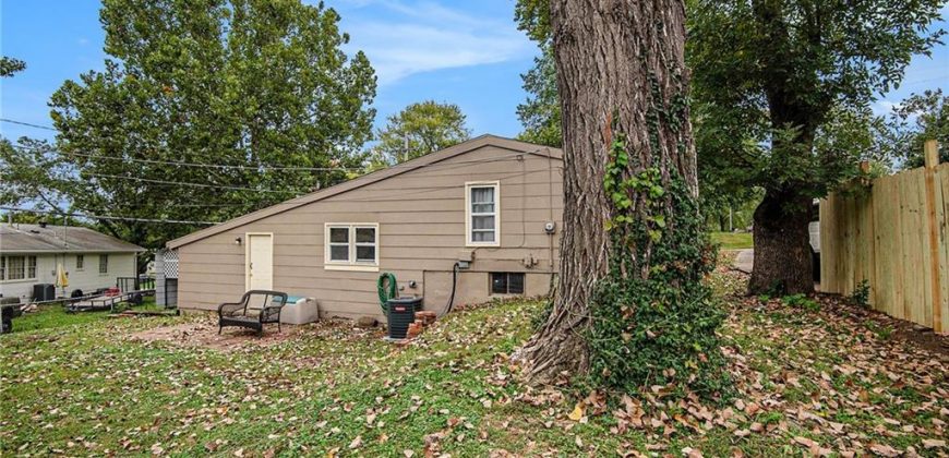 Homes for Sale in Kansas City, MO 64117 | 5404 NE 42nd Terrace