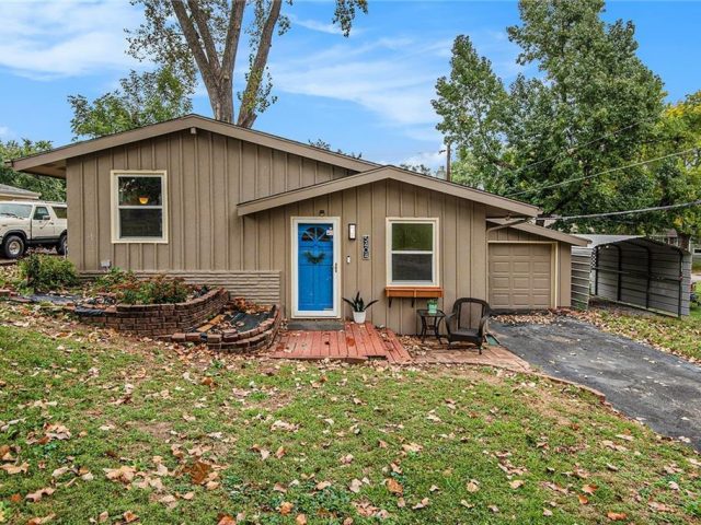 Homes for Sale in Kansas City, MO 64117 | 5404 NE 42nd Terrace