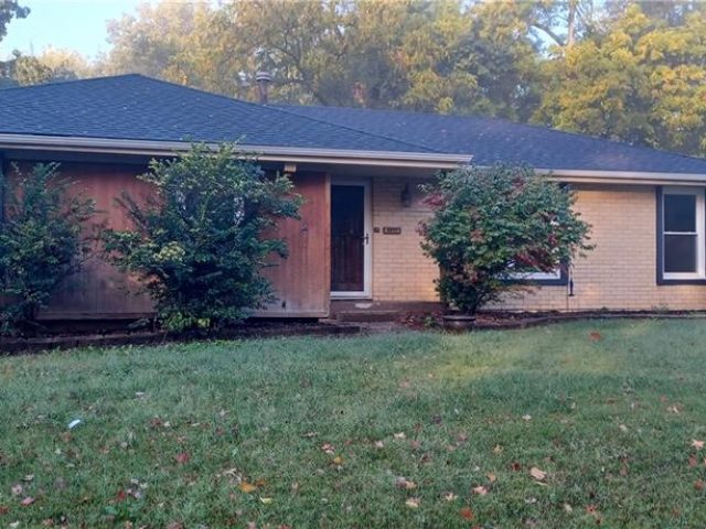 Homes for Sale in Parkville, MO 64152 | 6832 NW Pleasant View Drive