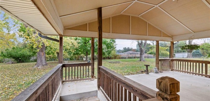 Homes for Sale in Gladstone, MO 64118 | 1608 NE 75th Terrace