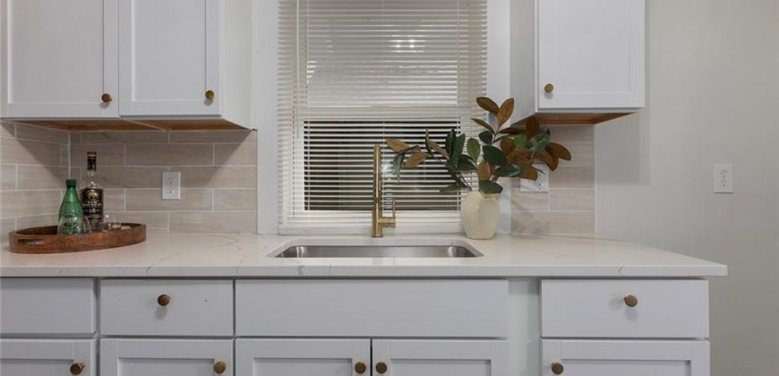 Homes for Sale in Liberty, MO 64068 | 34 S Jewell Street