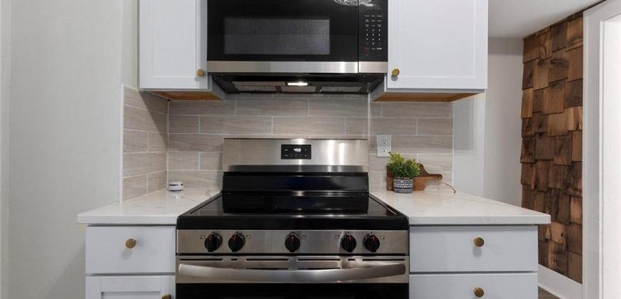 Homes for Sale in Liberty, MO 64068 | 34 S Jewell Street