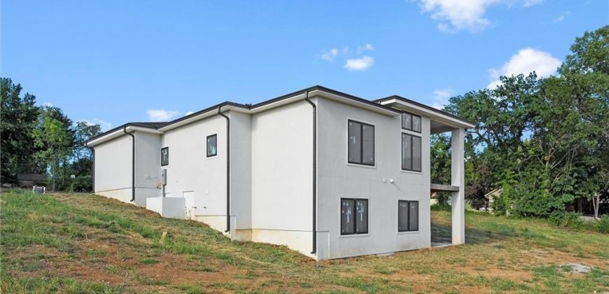 Homes for Sale in Kansas City, MO 64154 | 2607 NW 84th Terrace