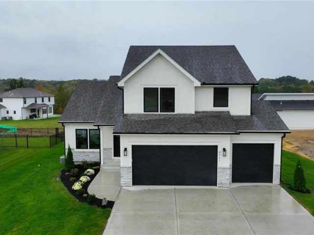 Homes for Sale in Kansas City, MO 64153 | 8411 NW 90th Street