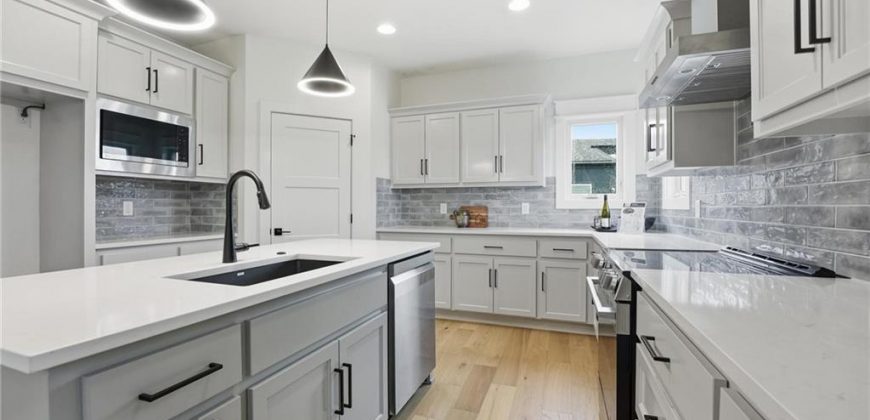 Homes for Sale in Kansas City, MO 64153 | 8411 NW 90th Street