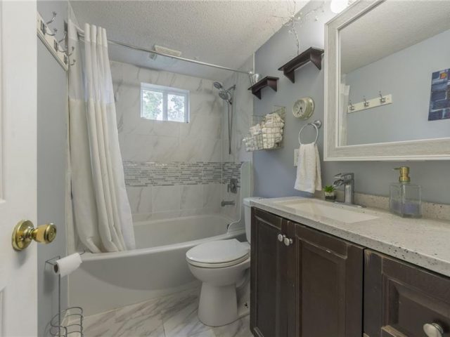 Homes for Sale in Kansas City, MO 64152 | 6607  QUAIL RUN Drive