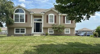 Homes for Sale in Kansas City, MO 64157 | 8924  Paw Paw Drive