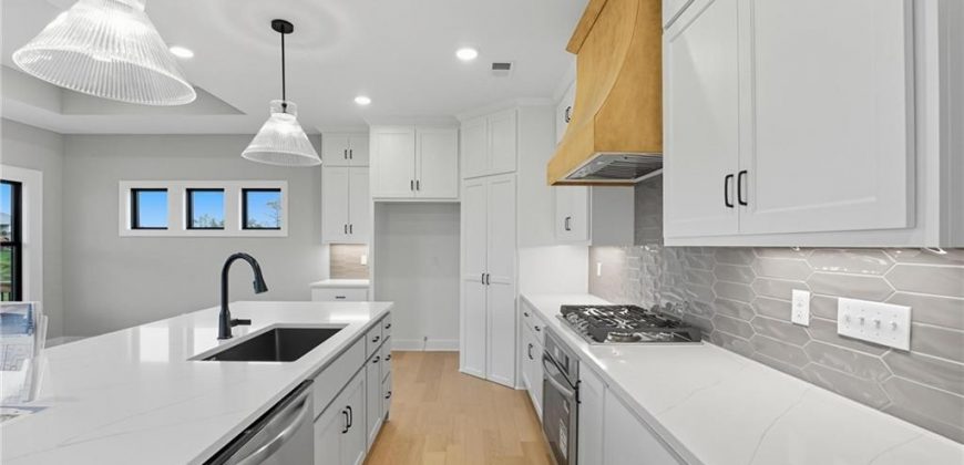 Homes for Sale in Kansas City, MO 64155 | 1606 NW 106th Terrace