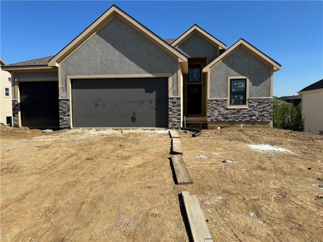 Homes for Sale in Kansas City, MO 64153 | 8215 NW 89th Terrace