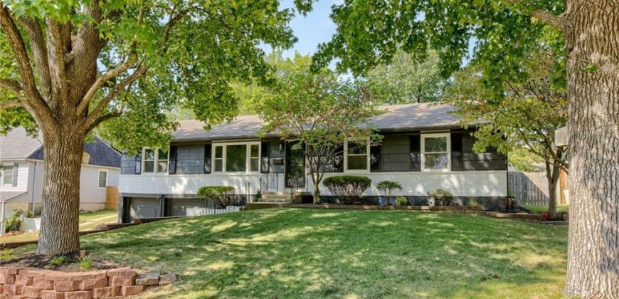 Homes for Sale in Kansas City, MO 64116 | 3320  Mohawk Lane