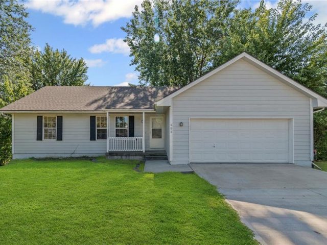 Homes for Sale in Kearney, MO 64060 | 608  Woodson Street