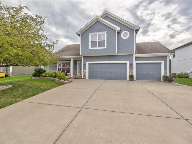 Homes for Sale in Kansas City, MO 64156 | 4605 NE 105th Street