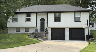 Homes for Sale in Pleasant Valley, MO 64068 | 6811 N Orchard Street