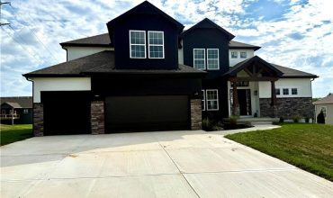 Homes for Sale in Liberty, MO 64068 | 1011  Poplar Lane