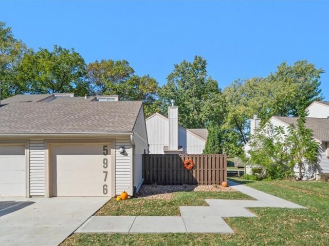 Homes for Sale in Gladstone, MO 64119 | 5976 N Kansas Avenue