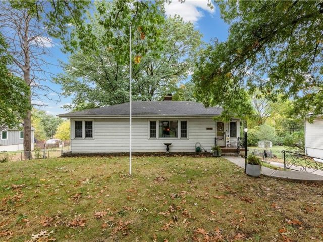 Homes for Sale in Kansas City, MO 64118 | 5440 N Tracy Avenue