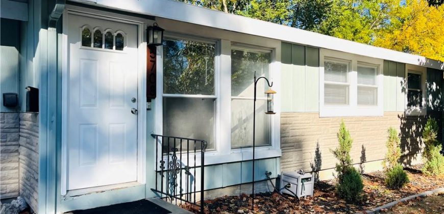 Homes for Sale in Gladstone, MO 64118 | 5708 N Woodland Avenue