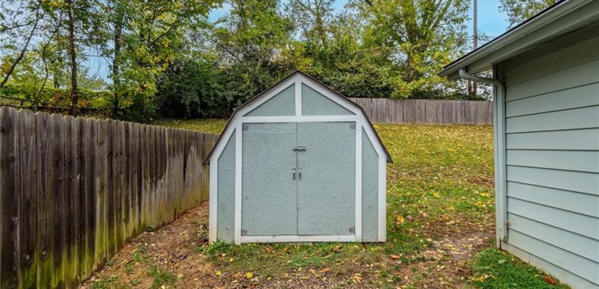 Homes for Sale in Gladstone, MO 64118 | 5708 N Woodland Avenue