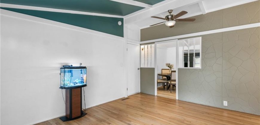 Homes for Sale in Gladstone, MO 64118 | 5708 N Woodland Avenue