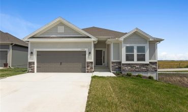 Homes for Sale in Kansas City, MO 64157 | 11437 N Auburndale Circle