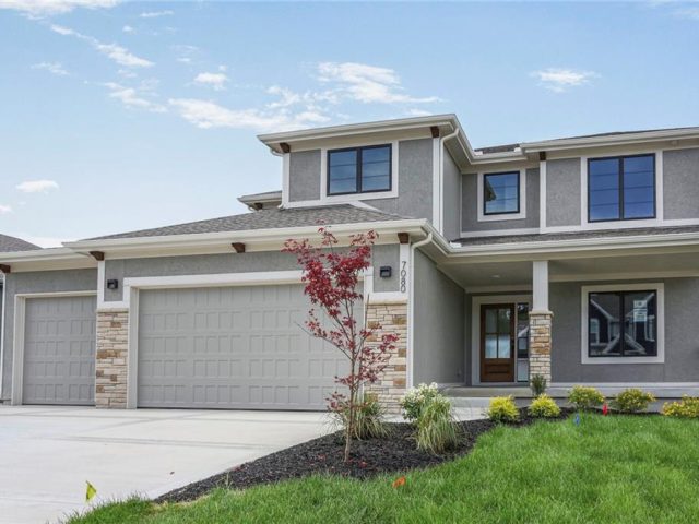 Homes for Sale in Parkville, MO 64152 | 7080 NW Forest Lakes Drive