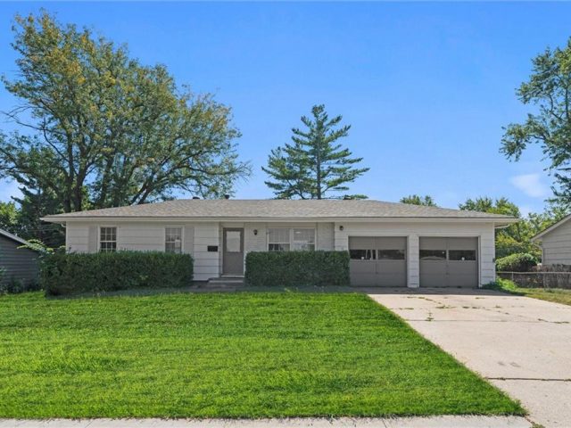 Homes for Sale in Gladstone, MO 64119 | 3203 NE 67th Terrace