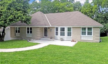 Homes for Sale in Kansas City, MO 64116 | 404 NW Briarcliff Road