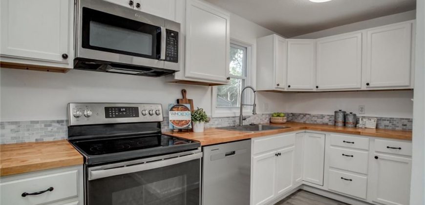 Homes for Sale in Liberty, MO 64068 | 463 E Mill Street