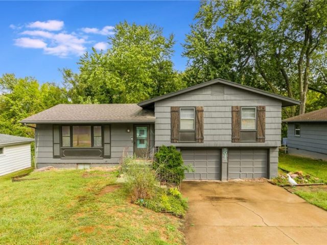 Homes for Sale in Kansas City, MO 64119 | 5017 N Fremont Avenue