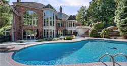 Homes for Sale in Parkville, MO 64152 | 8000 NW Timbercrest Place