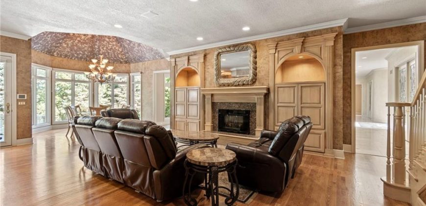 Homes for Sale in Parkville, MO 64152 | 8000 NW Timbercrest Place