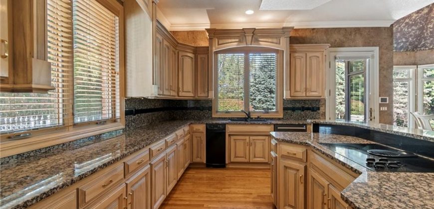 Homes for Sale in Parkville, MO 64152 | 8000 NW Timbercrest Place