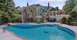 Homes for Sale in Parkville, MO 64152 | 8000 NW Timbercrest Place