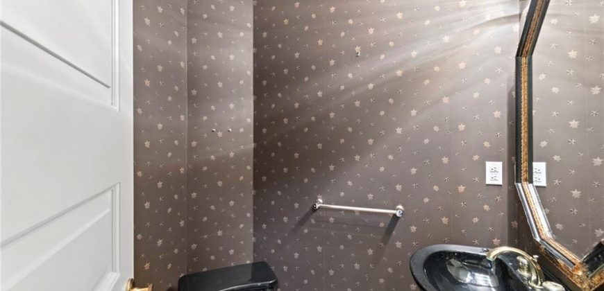 Homes for Sale in Parkville, MO 64152 | 8000 NW Timbercrest Place