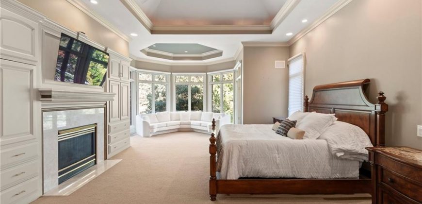 Homes for Sale in Parkville, MO 64152 | 8000 NW Timbercrest Place