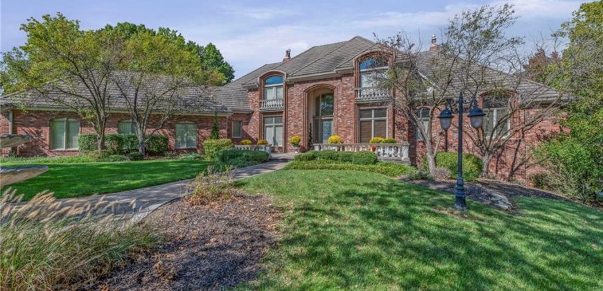 Homes for Sale in Parkville, MO 64152 | 8000 NW Timbercrest Place