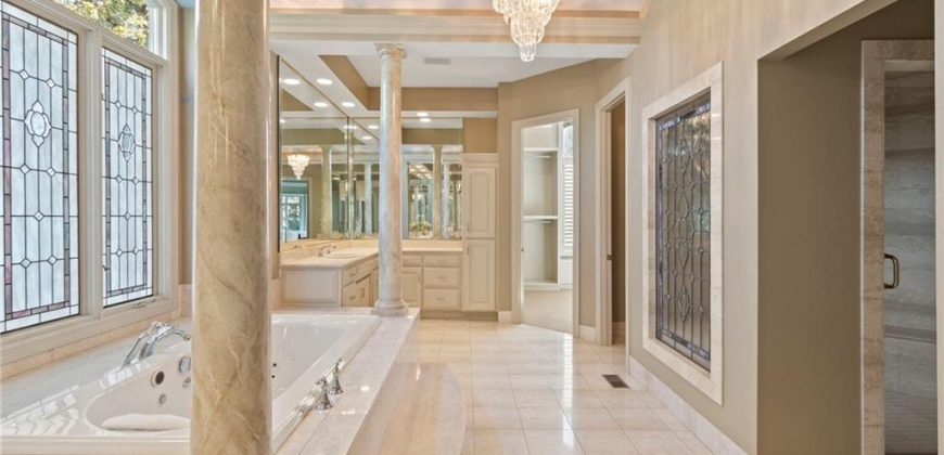 Homes for Sale in Parkville, MO 64152 | 8000 NW Timbercrest Place