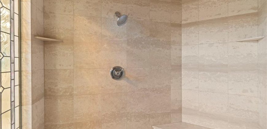 Homes for Sale in Parkville, MO 64152 | 8000 NW Timbercrest Place