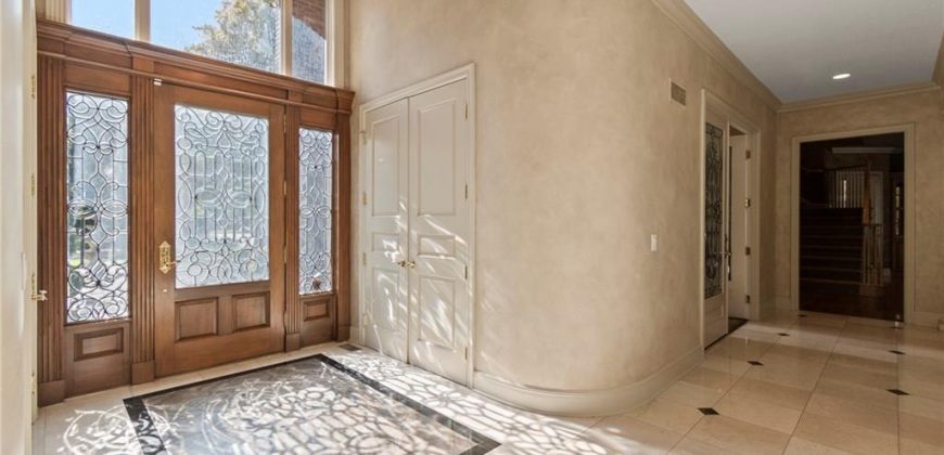 Homes for Sale in Parkville, MO 64152 | 8000 NW Timbercrest Place