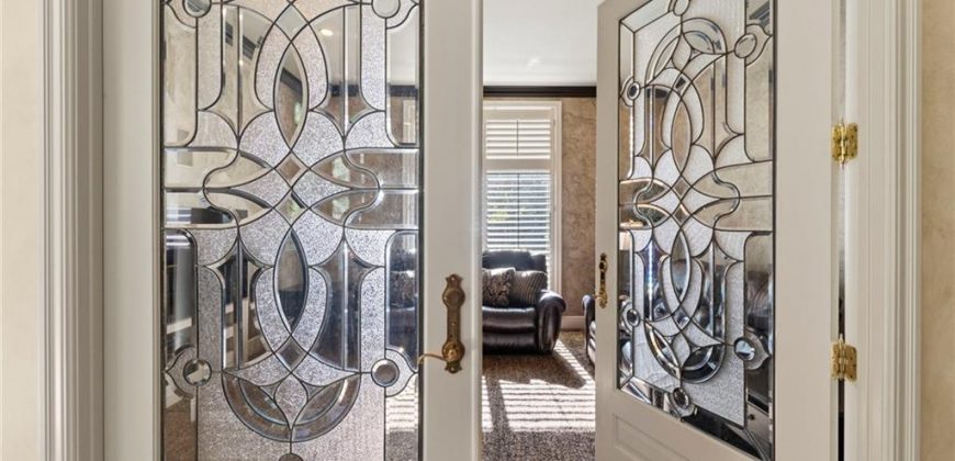 Homes for Sale in Parkville, MO 64152 | 8000 NW Timbercrest Place